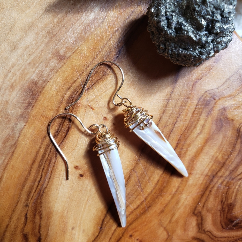 Handmade Wired Bohemian Seashell Boho Drop Golden Nickel Free Earrings